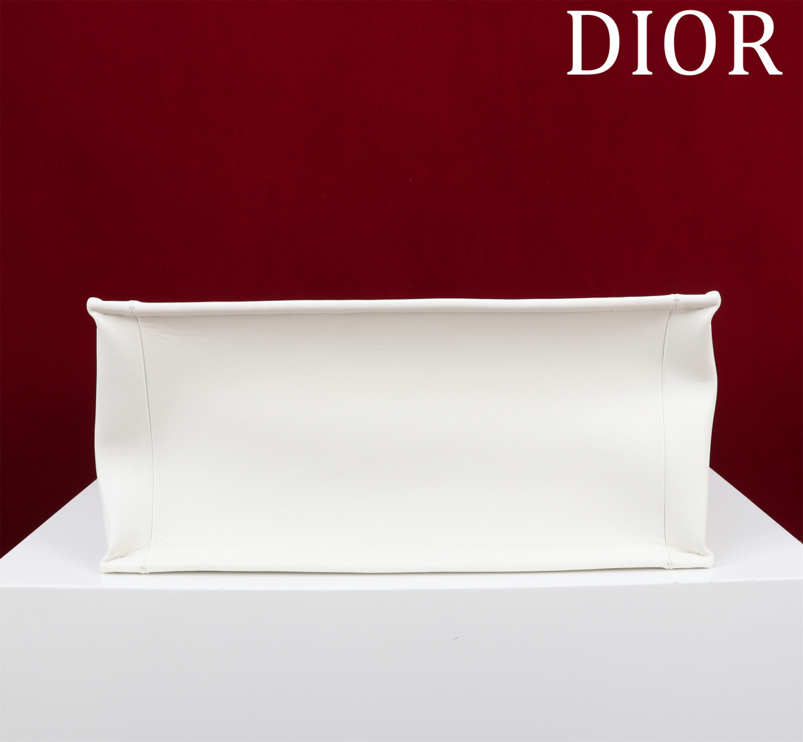 高仿Dior Book Tote 托特包 花卉刺繡紅黑配色 中型尺寸| 12 高仿Dior Book Tote 托特包 花卉刺繡紅黑配色 中型尺寸