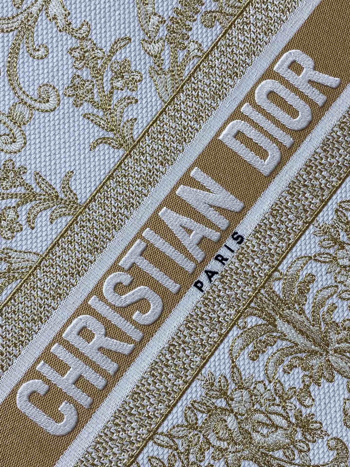 A貨Dior Book Tote 金白刺繡帆布包 華麗巴洛克風格手提包| 14 A貨Dior Book Tote 金白刺繡帆布包 華麗巴洛克風格手提包