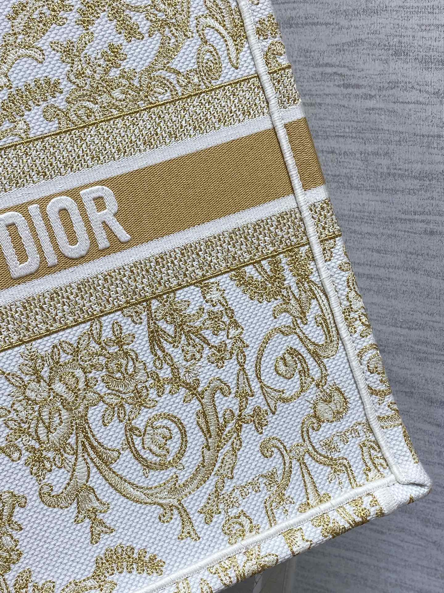 A貨Dior Book Tote 金白刺繡帆布包 華麗巴洛克風格手提包| 13 A貨Dior Book Tote 金白刺繡帆布包 華麗巴洛克風格手提包