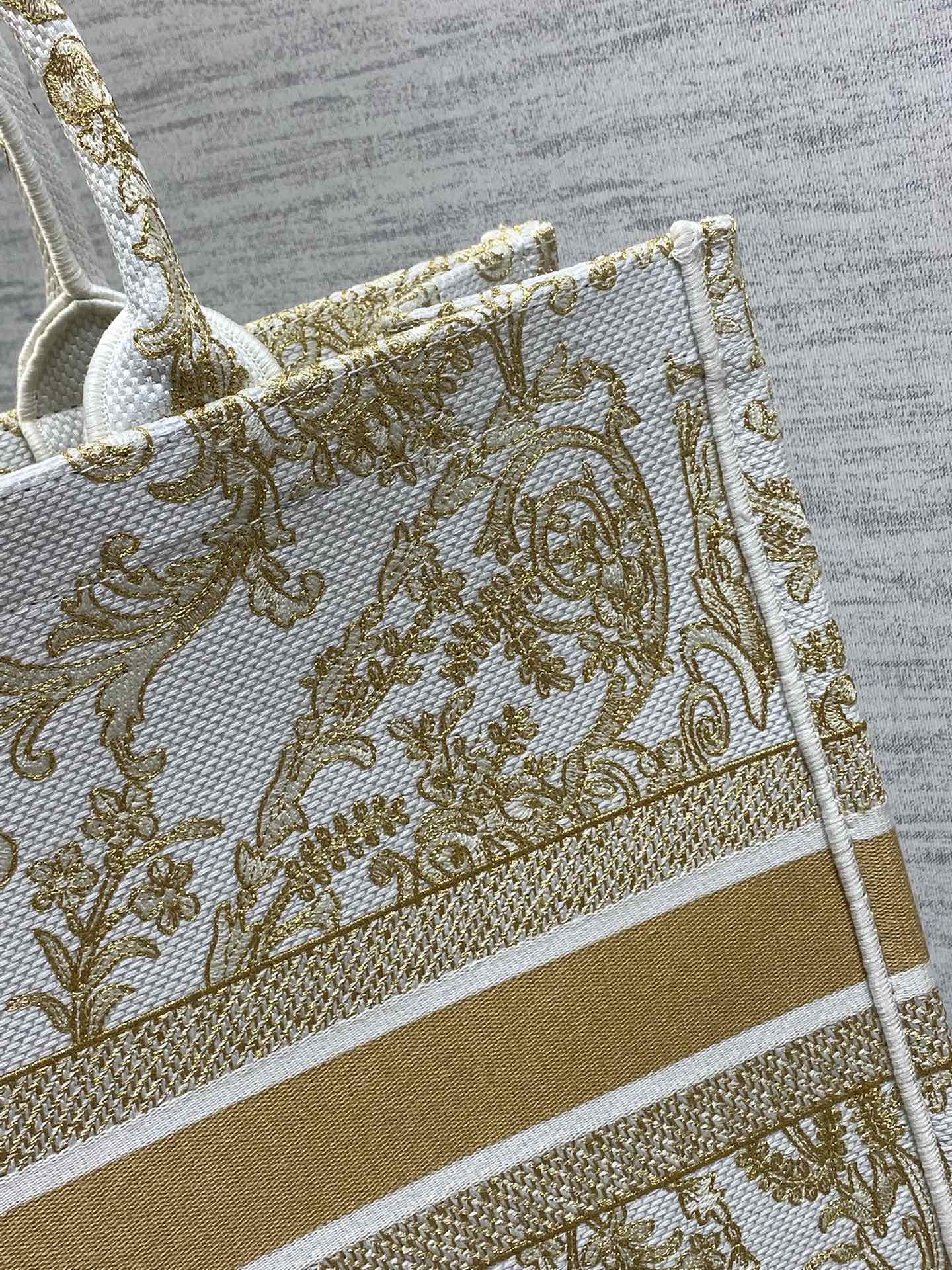 A貨Dior Book Tote 金白刺繡帆布包 華麗巴洛克風格手提包| 11 A貨Dior Book Tote 金白刺繡帆布包 華麗巴洛克風格手提包