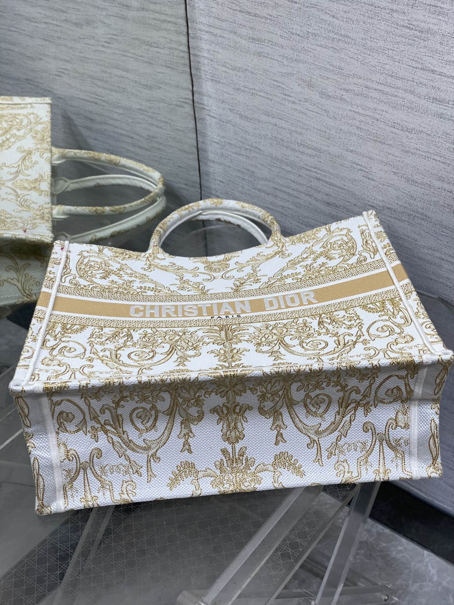 A貨Dior Book Tote 金白刺繡帆布包 華麗巴洛克風格手提包| 9 A貨Dior Book Tote 金白刺繡帆布包 華麗巴洛克風格手提包