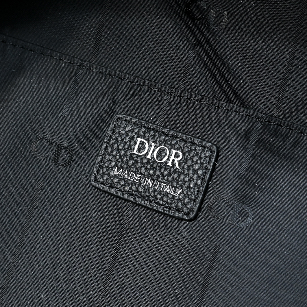 Dior 高仿男士後背包 極簡皮革造型 百搭耐看款| 8 Dior 高仿男士後背包 極簡皮革造型 百搭耐看款