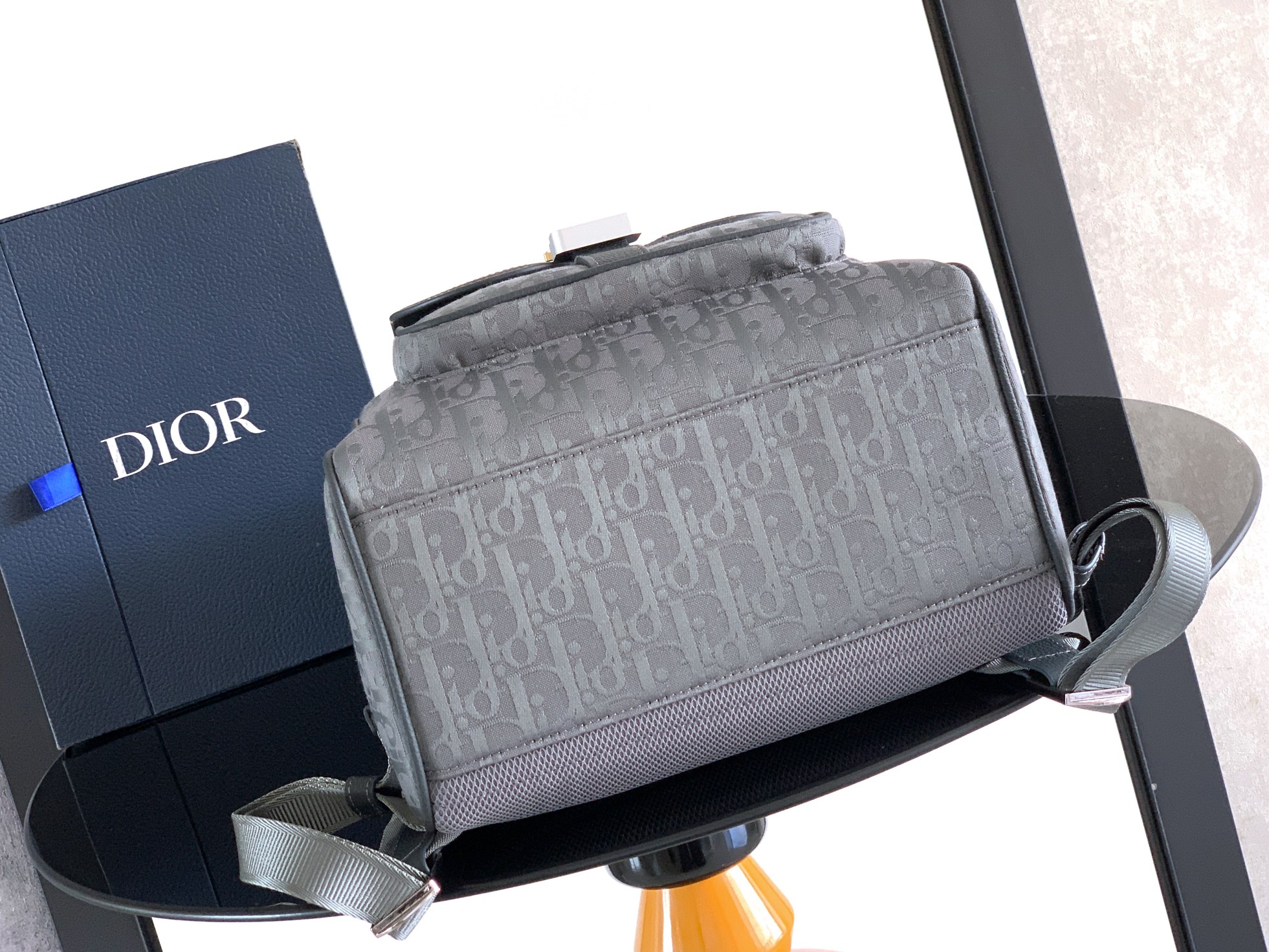 Dior 高仿男款老花後背包 壓扣設計大容量休閒風| 12 Dior 高仿男款老花後背包 壓扣設計大容量休閒風