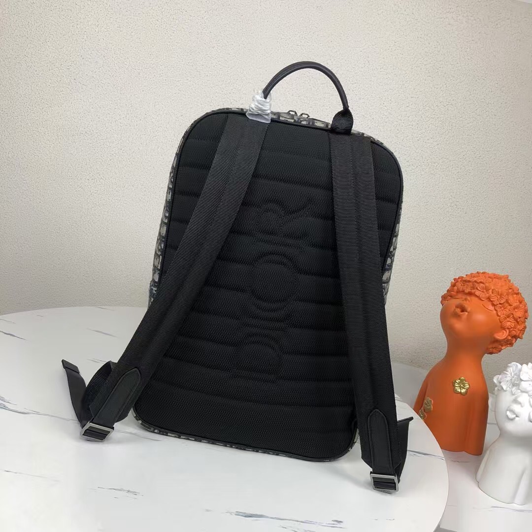 Dior 一比一老花帆布後背包 灰底黑字復刻版型| 13 Dior 一比一老花帆布後背包 灰底黑字復刻版型