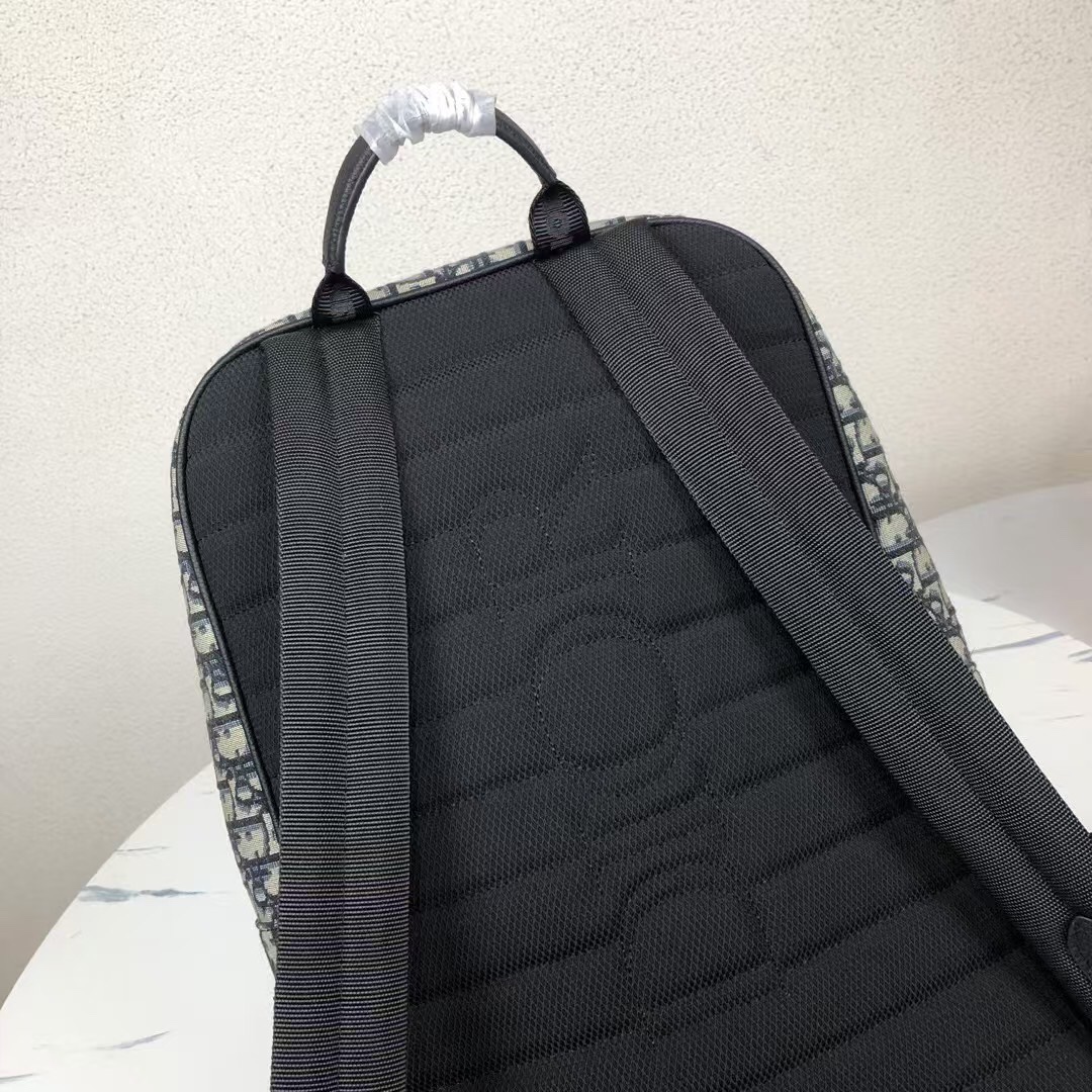 Dior 一比一老花帆布後背包 灰底黑字復刻版型| 11 Dior 一比一老花帆布後背包 灰底黑字復刻版型