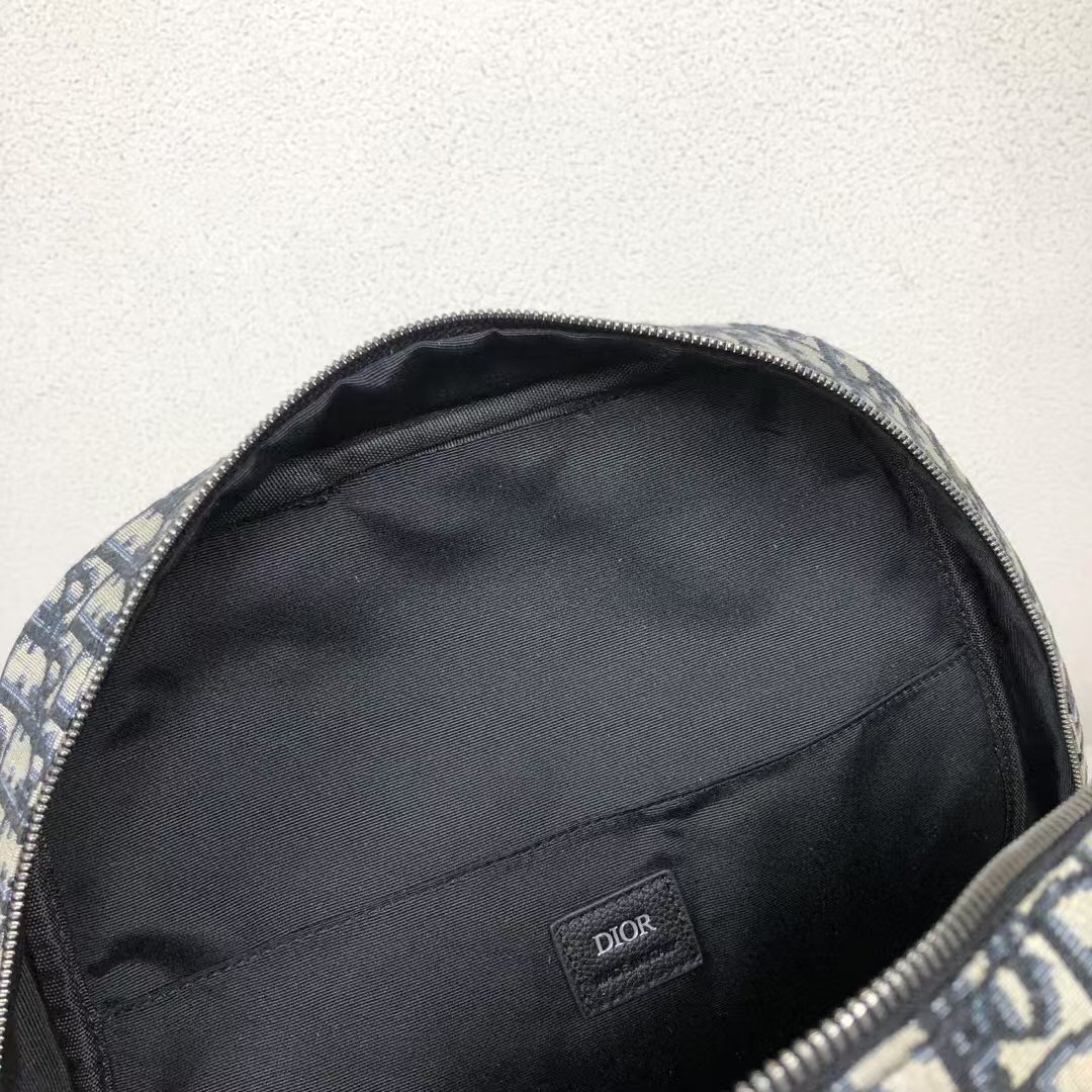 Dior 一比一老花帆布後背包 灰底黑字復刻版型| 7 Dior 一比一老花帆布後背包 灰底黑字復刻版型