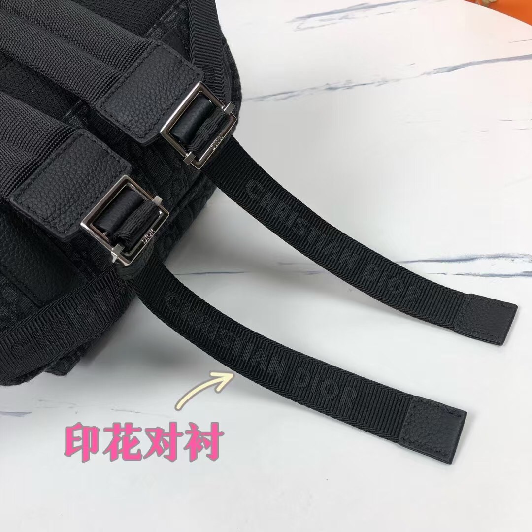 Dior 一比一黑花小尺寸男士後背包 都會簡約風格款| 10 Dior 一比一黑花小尺寸男士後背包 都會簡約風格款