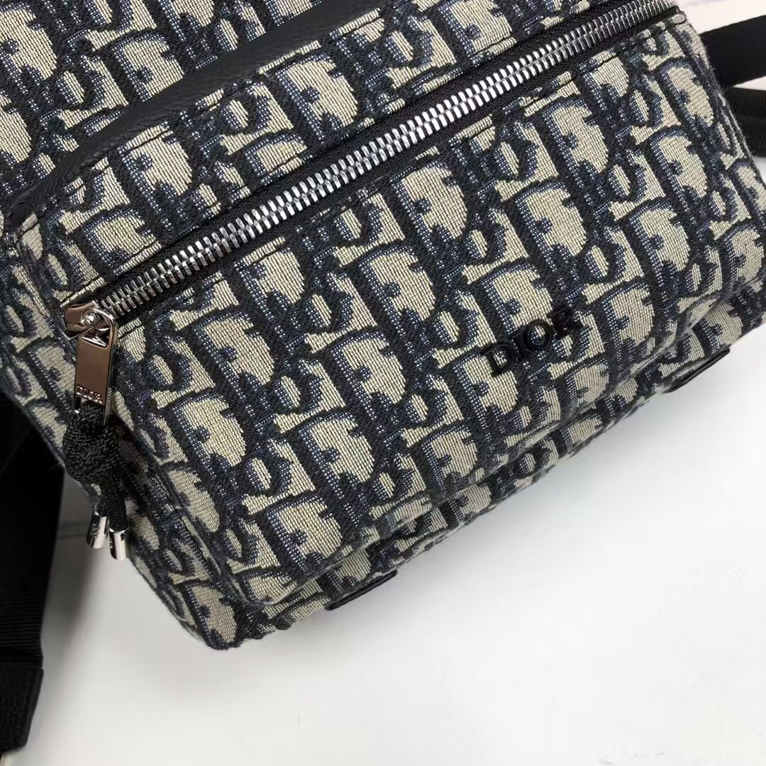 Dior 原單老花帆布男用後背包 小巧實用休閒通勤款| 12 Dior 原單老花帆布男用後背包 小巧實用休閒通勤款