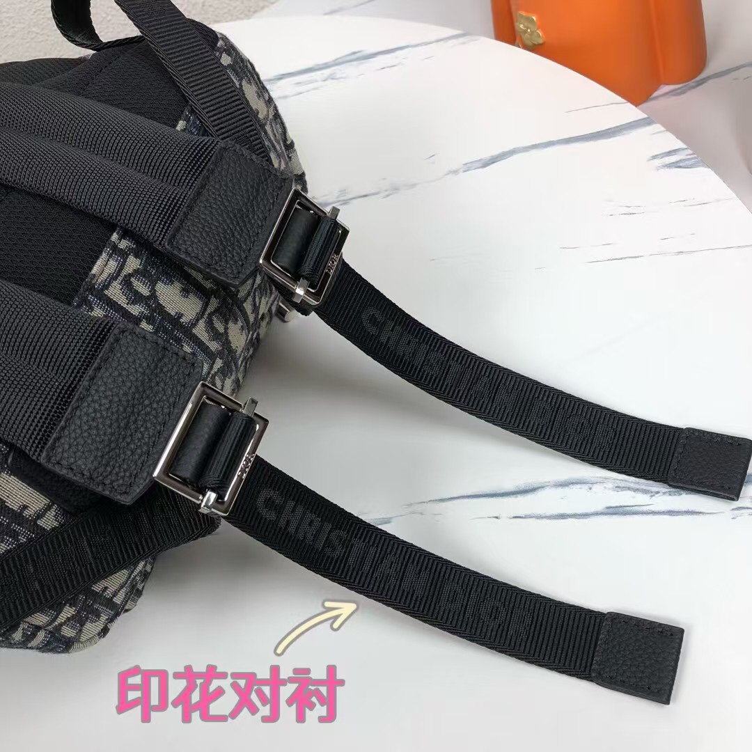 Dior 原單老花帆布男用後背包 小巧實用休閒通勤款| 10 Dior 原單老花帆布男用後背包 小巧實用休閒通勤款