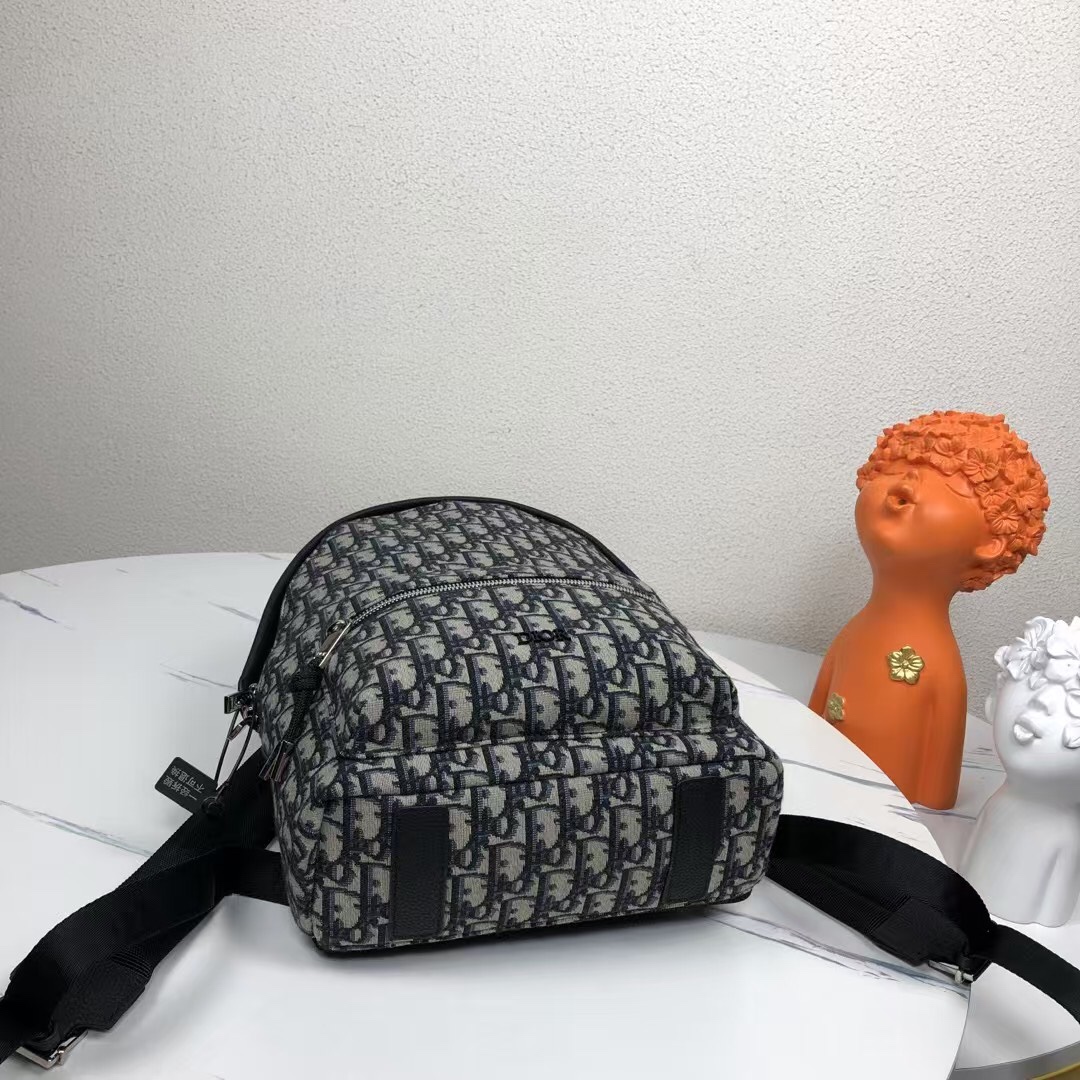 Dior 原單老花帆布男用後背包 小巧實用休閒通勤款| 9 Dior 原單老花帆布男用後背包 小巧實用休閒通勤款