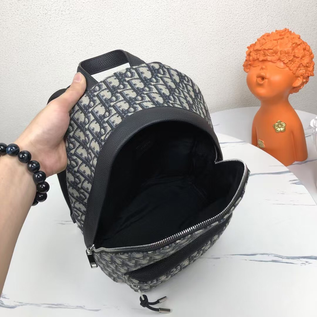 Dior 原單老花帆布男用後背包 小巧實用休閒通勤款| 8 Dior 原單老花帆布男用後背包 小巧實用休閒通勤款