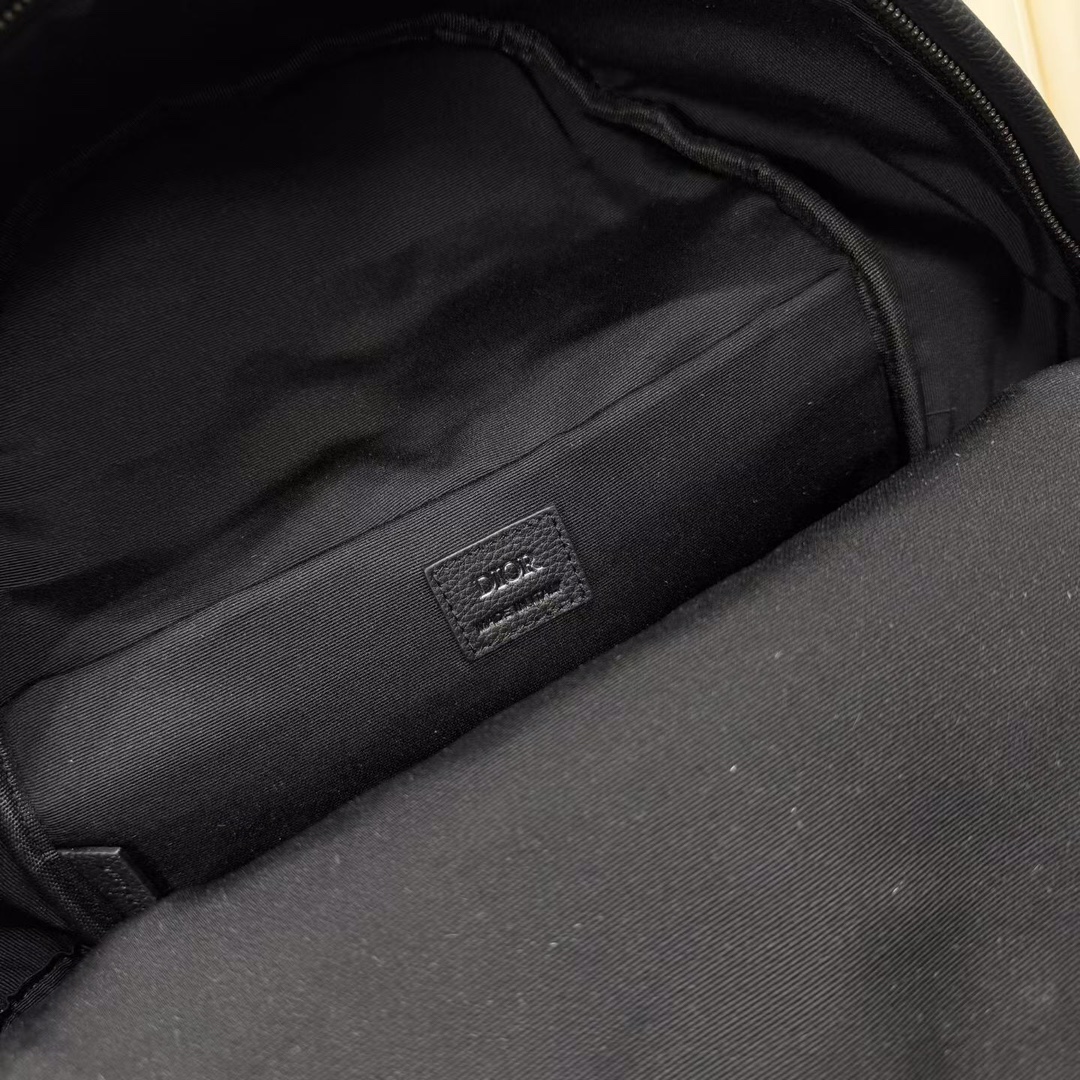 Dior 高仿黑色老花後背包 低調耐看通勤首選| 7 Dior 高仿黑色老花後背包 低調耐看通勤首選