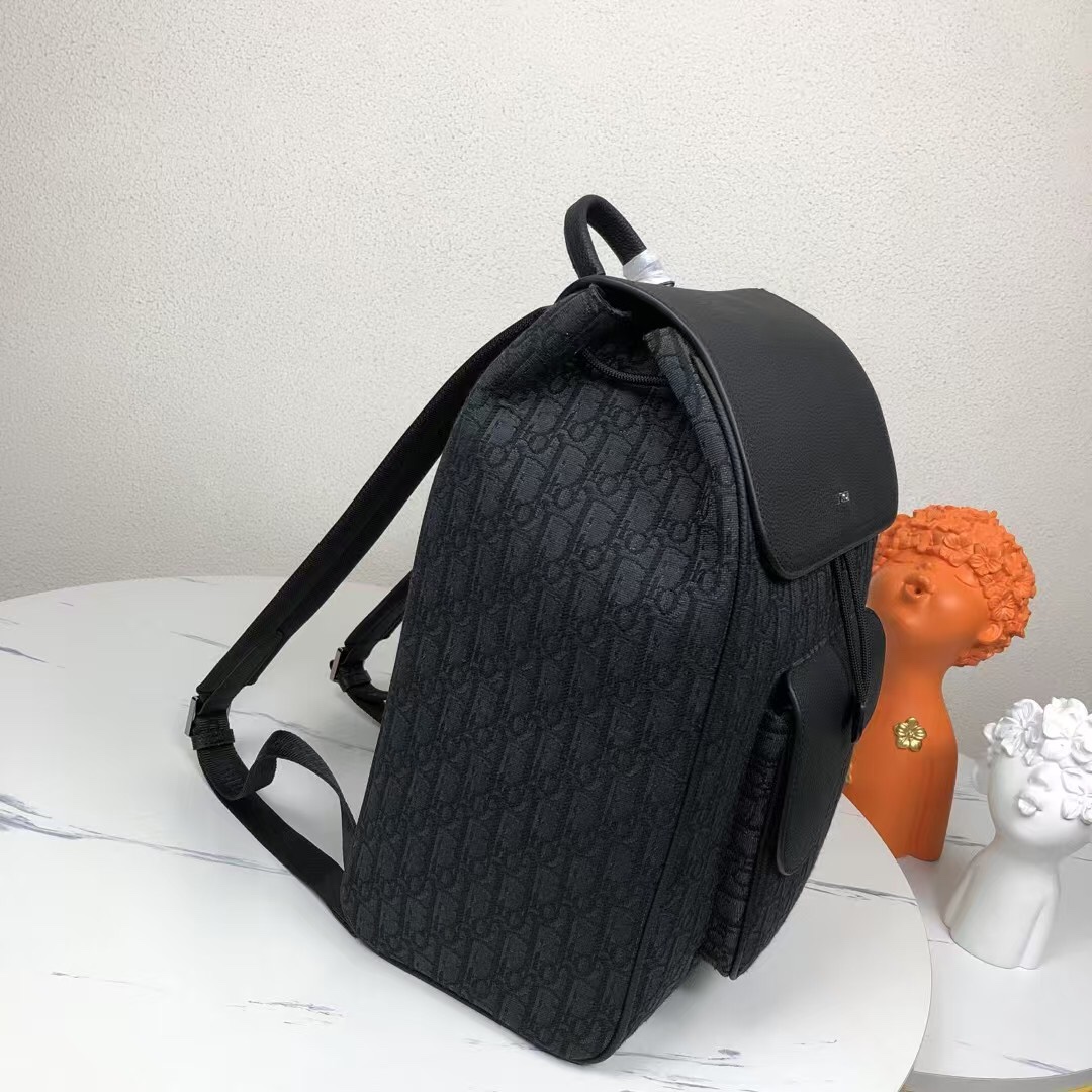 Dior 原單皮蓋老花後背包 都會感掀蓋設計款| 14 Dior 原單皮蓋老花後背包 都會感掀蓋設計款
