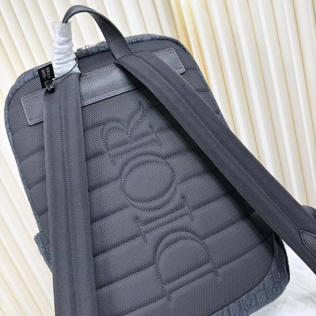 Dior 高仿黑老花直立型後背包 多隔層實用通勤款| 10 Dior 高仿黑老花直立型後背包 多隔層實用通勤款
