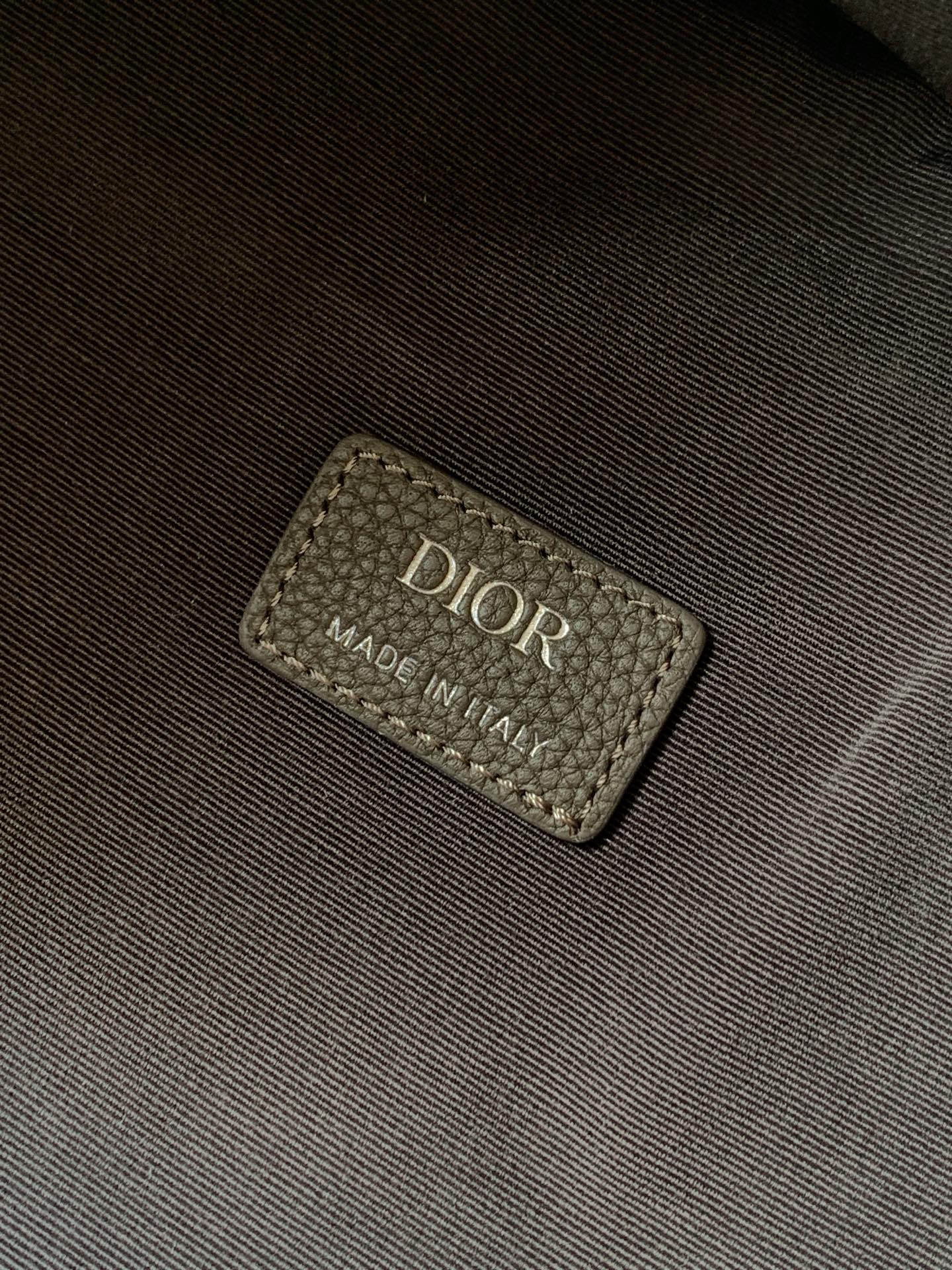 Dior A貨壓紋灰色後背包 低調配色質感滿分款| 7 Dior A貨壓紋灰色後背包 低調配色質感滿分款
