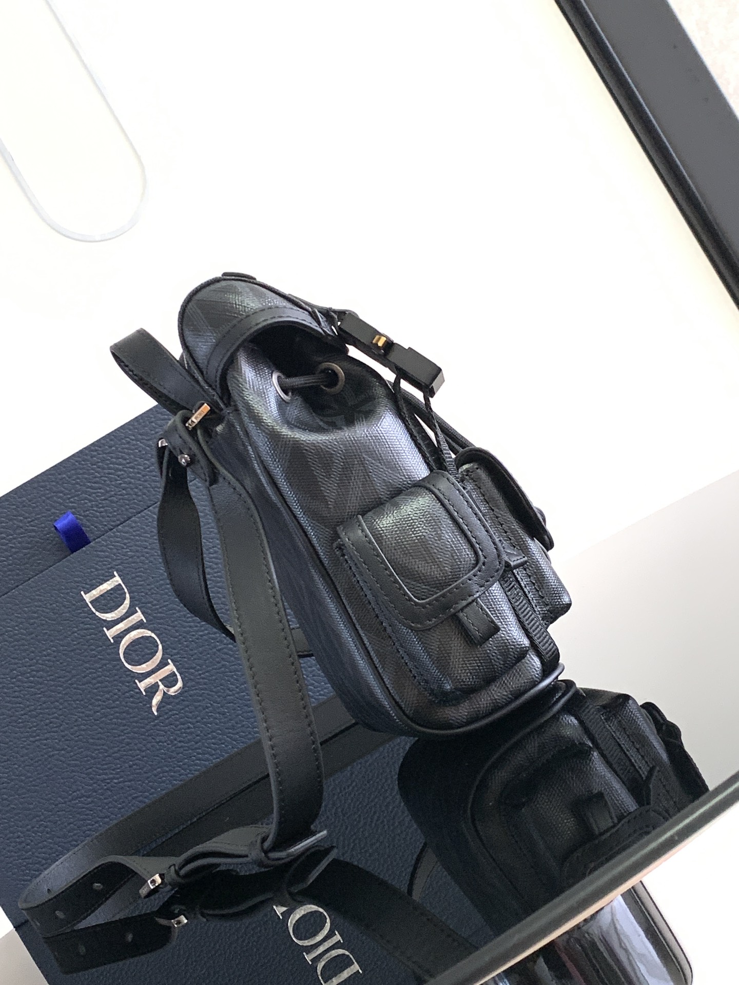 Dior高仿後背包 深灰壓紋皮革設計 多口袋機能時尚款| 14 Dior高仿後背包 深灰壓紋皮革設計 多口袋機能時尚款