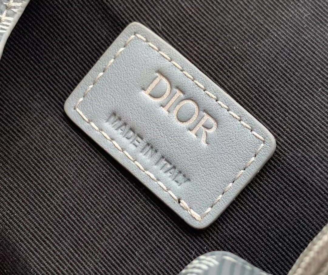 Dior原單後背包 奶油白壓紋皮革款式 時尚高質感多功能設計| 7 Dior原單後背包 奶油白壓紋皮革款式 時尚高質感多功能設計