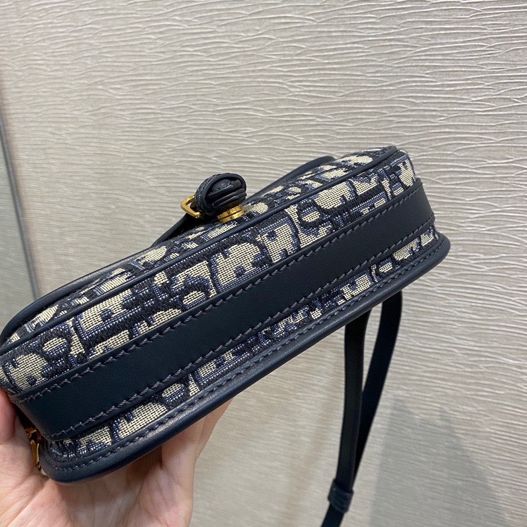 Dior 高仿 Oblique 女士老花Bobby半月包 經典黑金五金配色設計感強| 12 Dior 高仿 Oblique 女士老花Bobby半月包 經典黑金五金配色設計感強