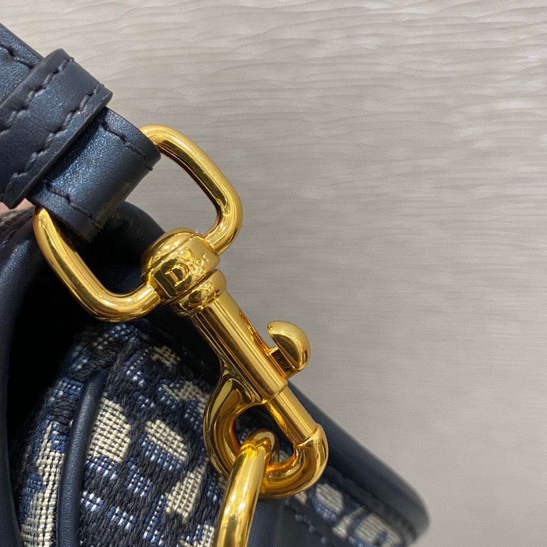 Dior 高仿 Oblique 女士老花Bobby半月包 經典黑金五金配色設計感強| 11 Dior 高仿 Oblique 女士老花Bobby半月包 經典黑金五金配色設計感強