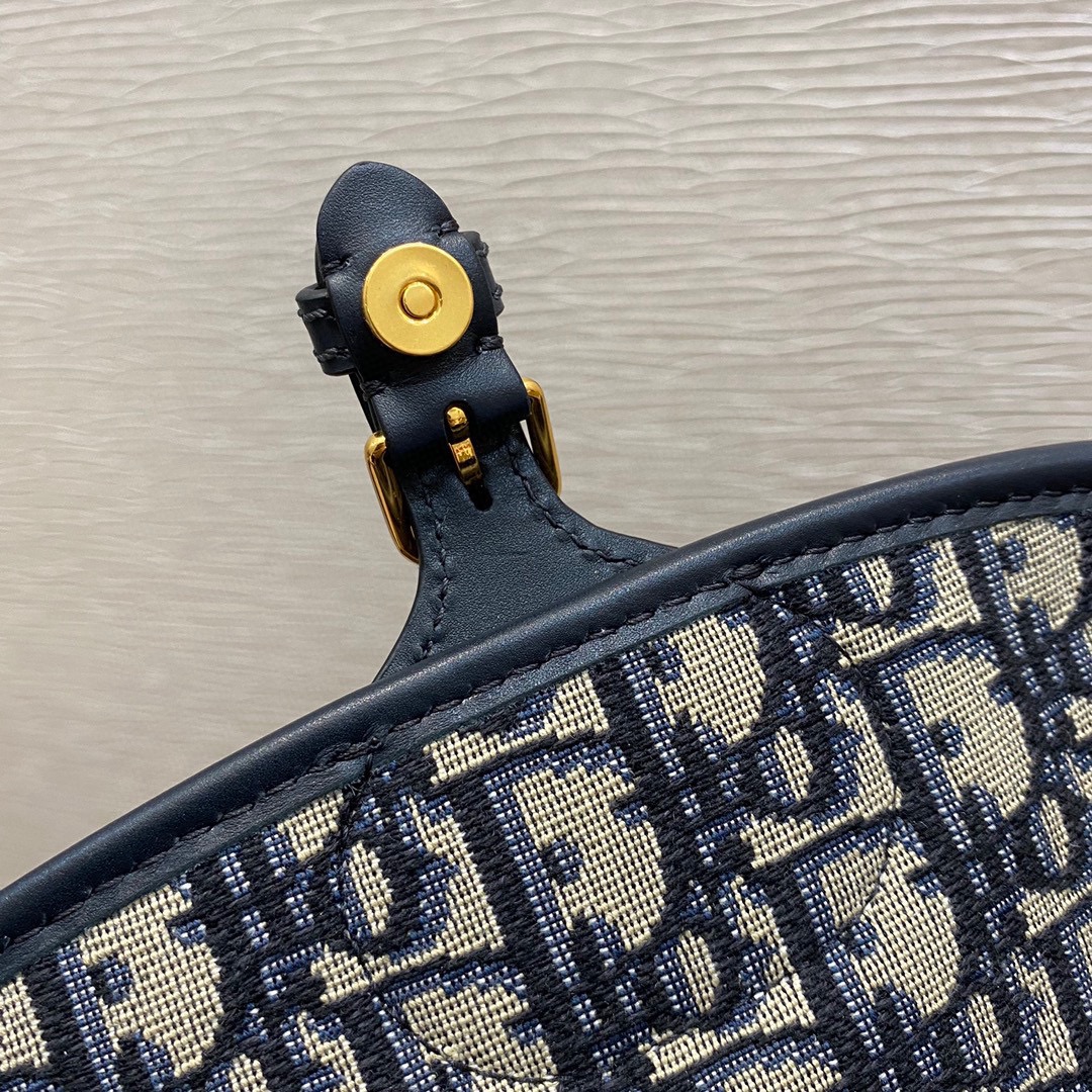 Dior 高仿 Oblique 女士老花Bobby半月包 經典黑金五金配色設計感強| 9 Dior 高仿 Oblique 女士老花Bobby半月包 經典黑金五金配色設計感強