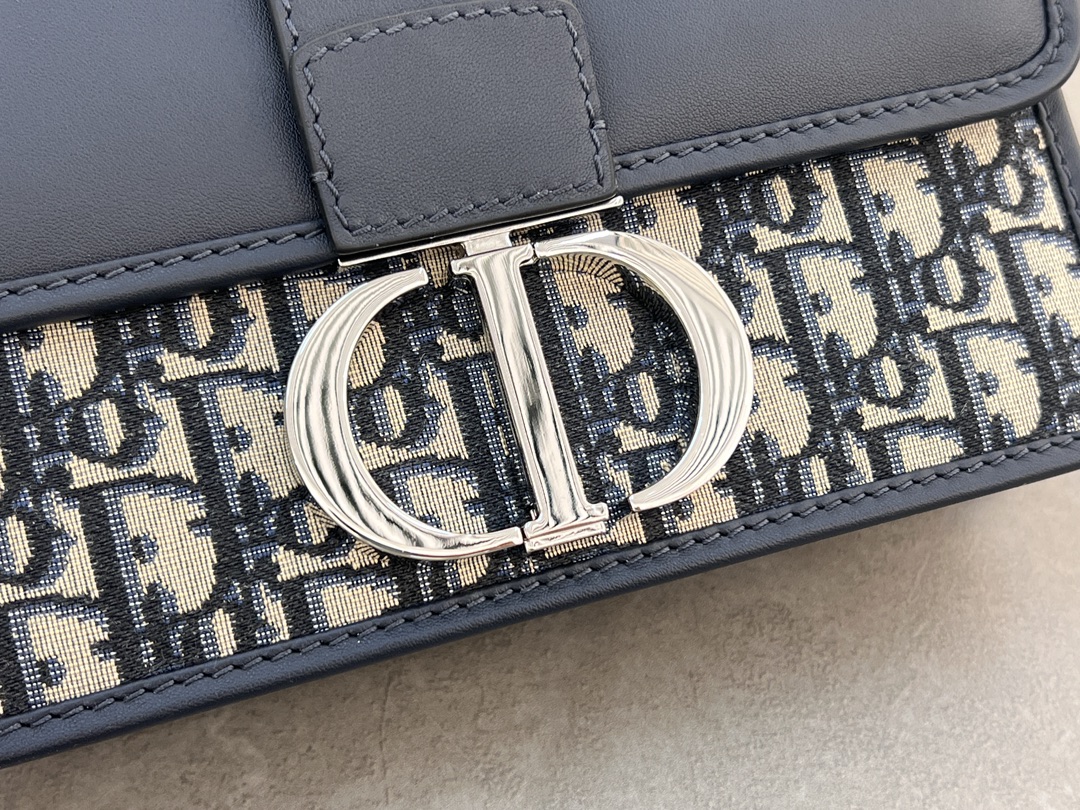 Dior高仿CD Logo黑皮拼布斜背包 男士款低調奢華設計| 12 Dior高仿CD Logo黑皮拼布斜背包 男士款低調奢華設計