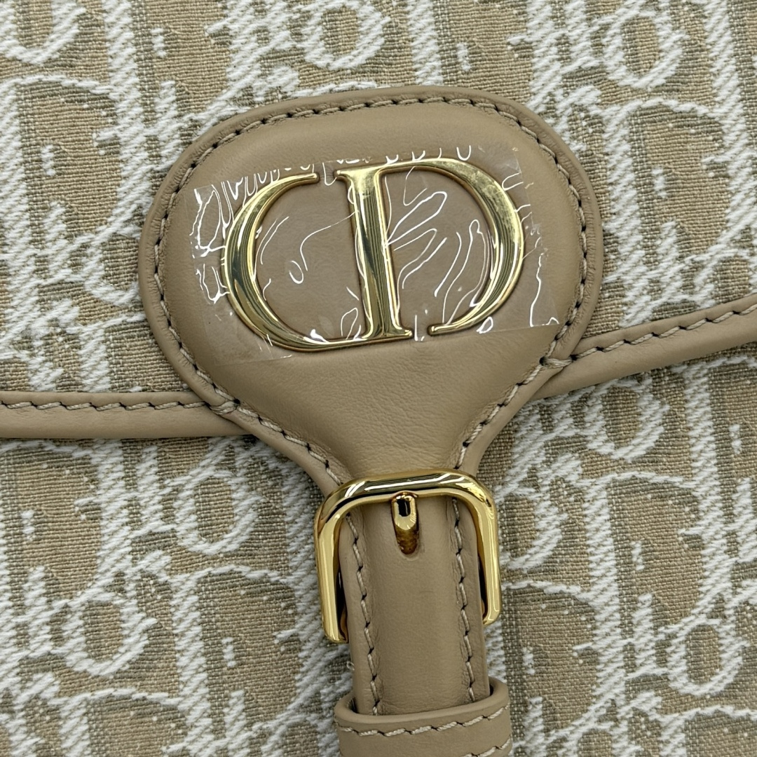 Dior 一比一卡其老花Bobby半月包 女士款清新百搭 知性風格必備| 10 Dior 一比一卡其老花Bobby半月包 女士款清新百搭 知性風格必備