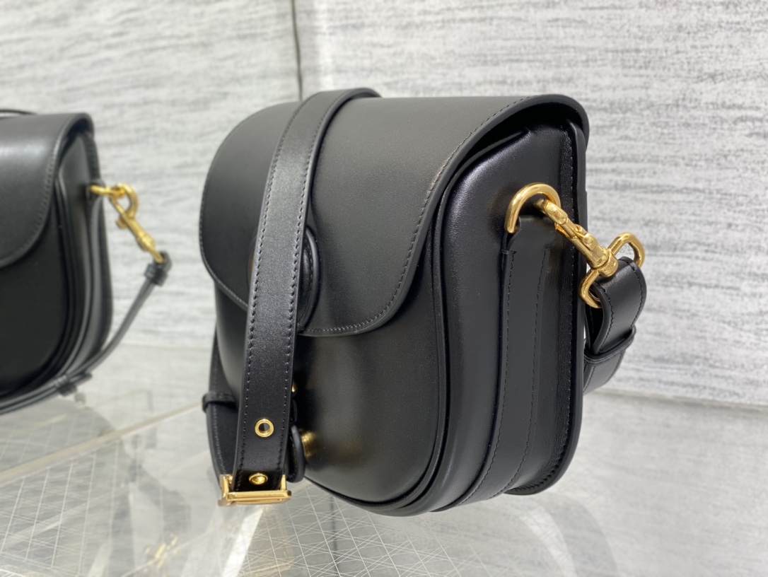 Dior A貨全黑Bobby半月包 女士光滑皮革款 簡約時尚百搭耐看| 10 Dior A貨全黑Bobby半月包 女士光滑皮革款 簡約時尚百搭耐看