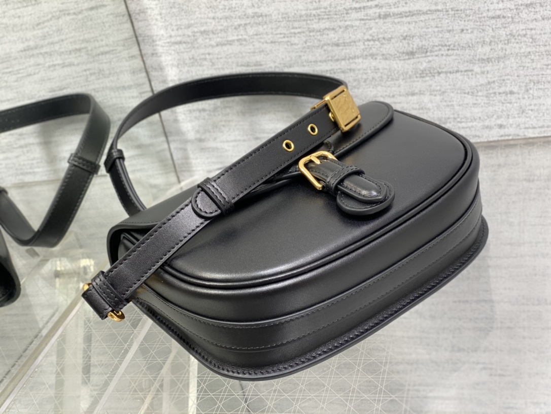 Dior A貨全黑Bobby半月包 女士光滑皮革款 簡約時尚百搭耐看| 9 Dior A貨全黑Bobby半月包 女士光滑皮革款 簡約時尚百搭耐看