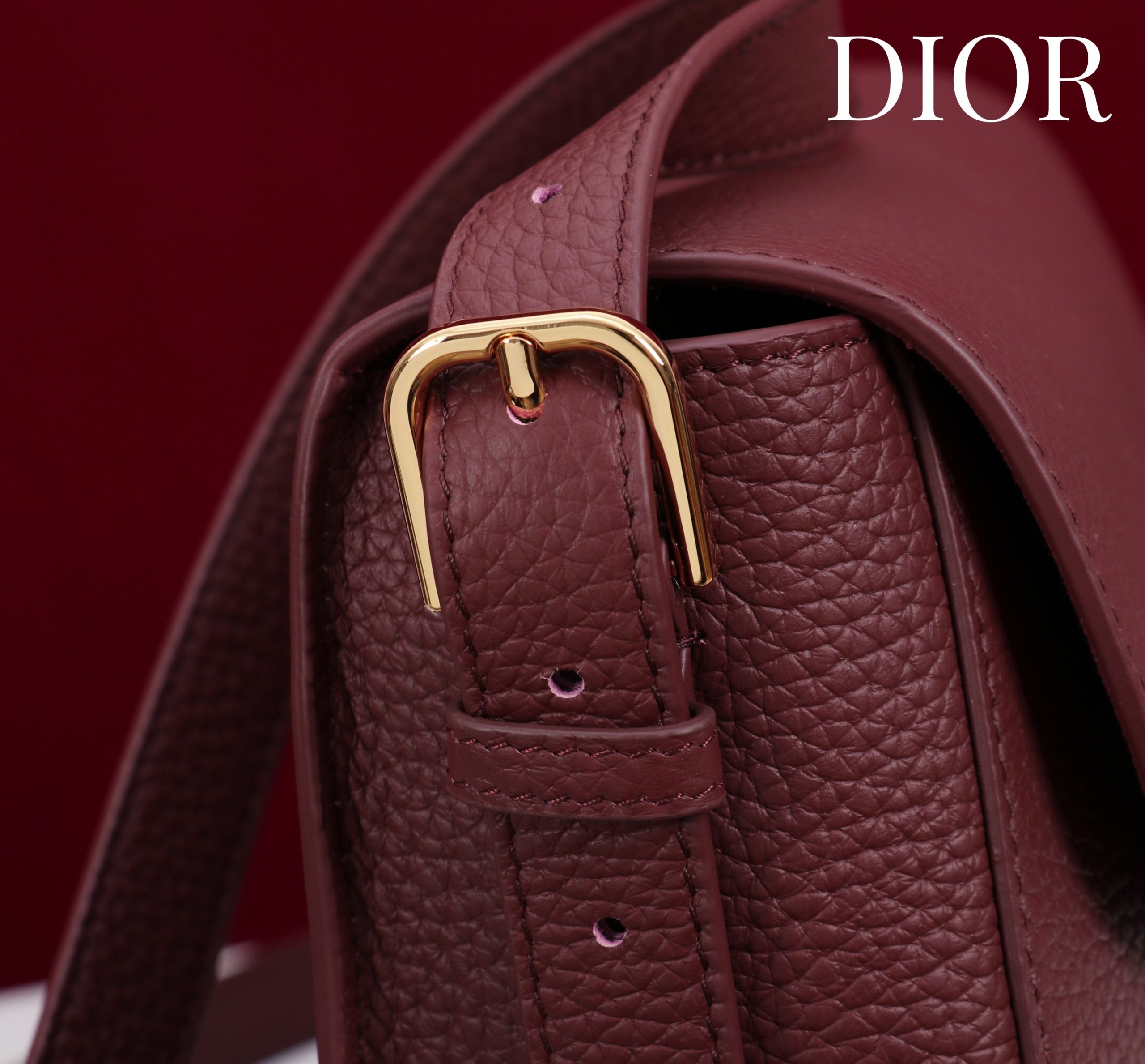 Dior 一比一酒紅Bobby半月包 女士款高質感皮革斜背包推薦| 9 Dior 一比一酒紅Bobby半月包 女士款高質感皮革斜背包推薦