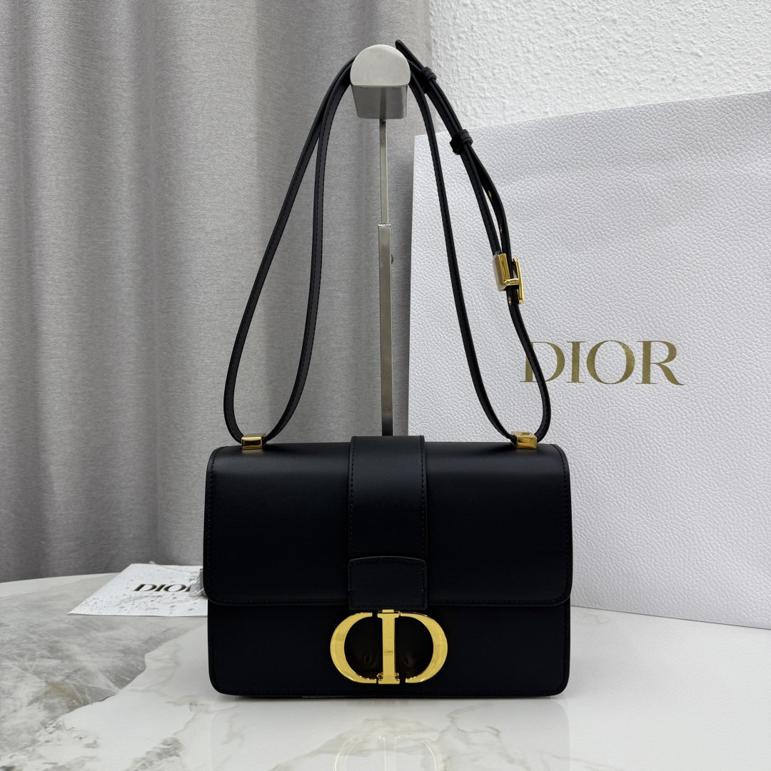 Dior高仿30 Montaigne黑色斜背包 金扣皮革設計款 通勤百搭款