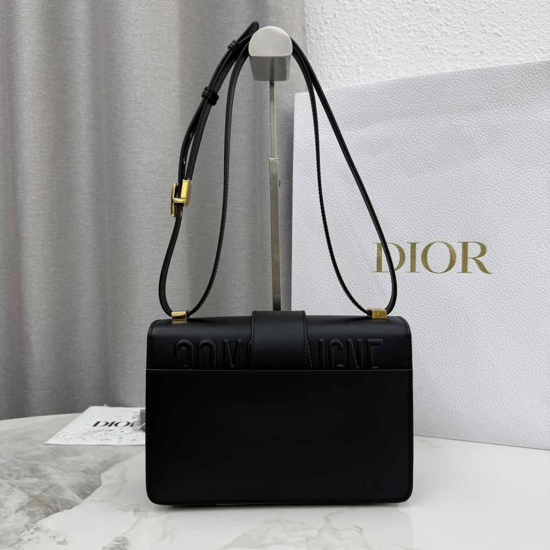 Dior高仿30 Montaigne黑色斜背包 金扣皮革設計款 通勤百搭款| 14 Dior高仿30 Montaigne黑色斜背包 金扣皮革設計款 通勤百搭款