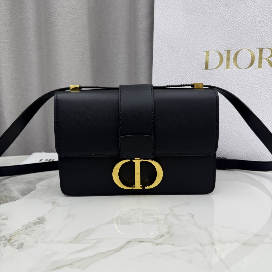 Dior高仿30 Montaigne黑色斜背包 金扣皮革設計款 通勤百搭款| 13 Dior高仿30 Montaigne黑色斜背包 金扣皮革設計款 通勤百搭款