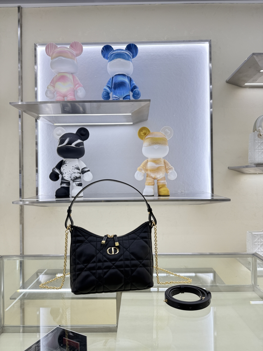 Dior高仿女款黑色手提包經典菱格紋路低調奢華| 13 Dior高仿女款黑色手提包經典菱格紋路低調奢華