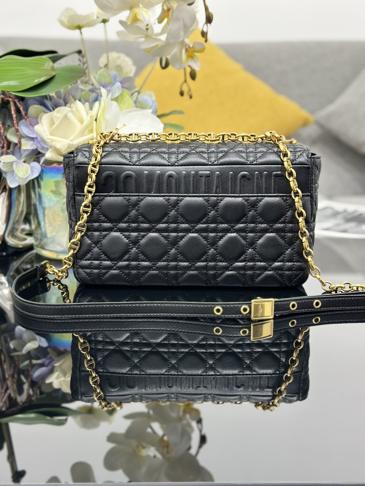 Dior A貨女款菱格鍊條包經典金扣設計通勤必備款| 14 Dior A貨女款菱格鍊條包經典金扣設計通勤必備款