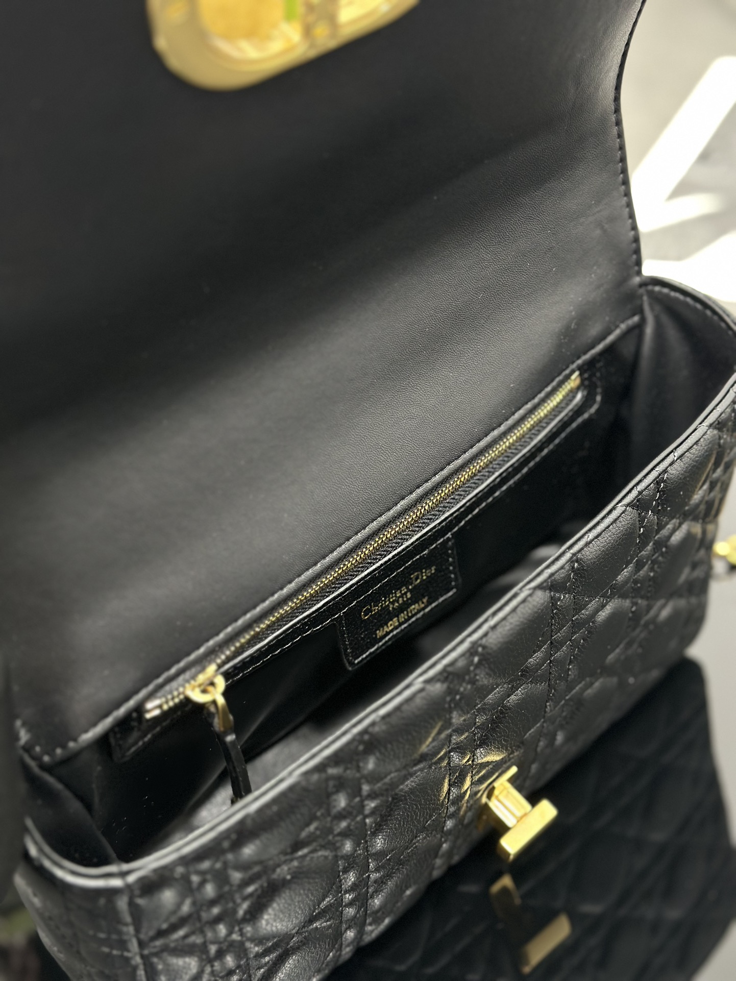 Dior A貨女款菱格鍊條包經典金扣設計通勤必備款| 8 Dior A貨女款菱格鍊條包經典金扣設計通勤必備款