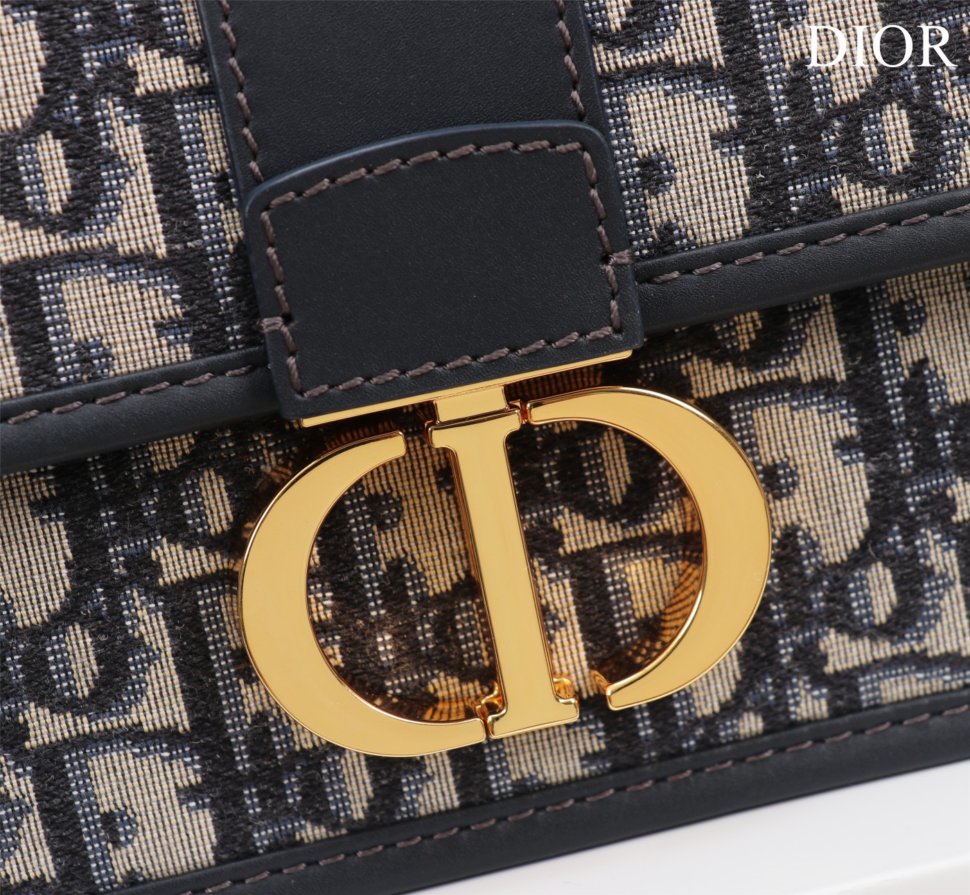 Dior高仿30 Montaigne織布金鍊包 女用復古CD斜背鏈條設計| 10 Dior高仿30 Montaigne織布金鍊包 女用復古CD斜背鏈條設計