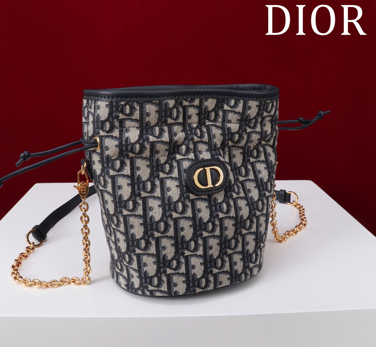Dior高仿女款老花束口水桶包復古風格百搭輕便款| 12 Dior高仿女款老花束口水桶包復古風格百搭輕便款