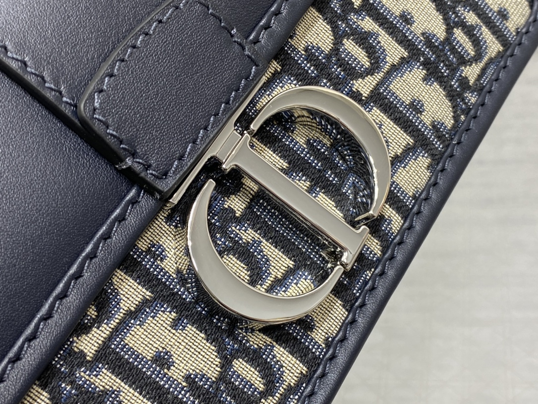 Dior高仿30 Montaigne銀扣斜背包 經典Oblique拼接金屬鏈條款| 13 Dior高仿30 Montaigne銀扣斜背包 經典Oblique拼接金屬鏈條款