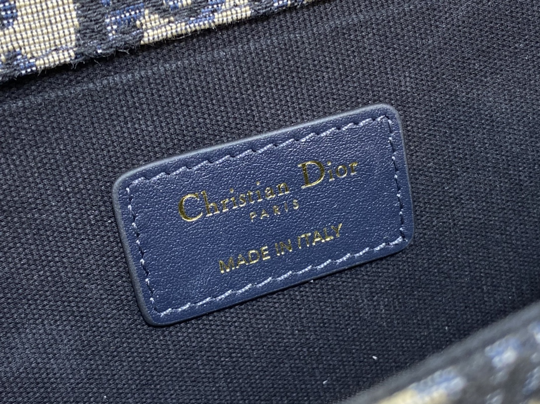 Dior高仿30 Montaigne銀扣斜背包 經典Oblique拼接金屬鏈條款| 7 Dior高仿30 Montaigne銀扣斜背包 經典Oblique拼接金屬鏈條款
