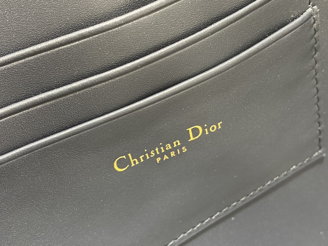 Dior原單女款老花信封包輕薄輪廓簡約經典設計| 7 Dior原單女款老花信封包輕薄輪廓簡約經典設計