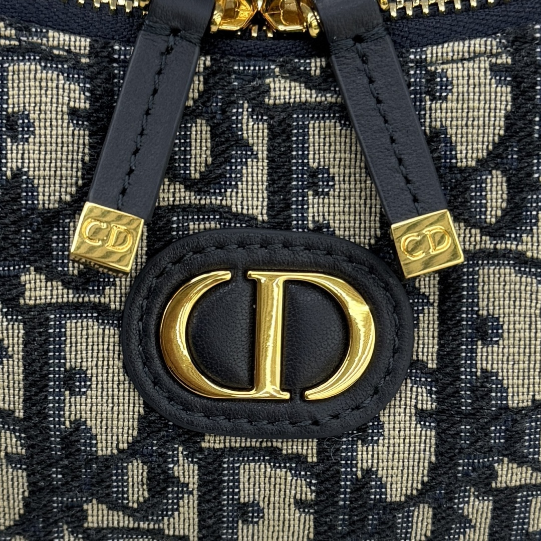 Dior高仿30 Montaigne半月包 老花織布款 女用拉鍊肩背小包| 11 Dior高仿30 Montaigne半月包 老花織布款 女用拉鍊肩背小包