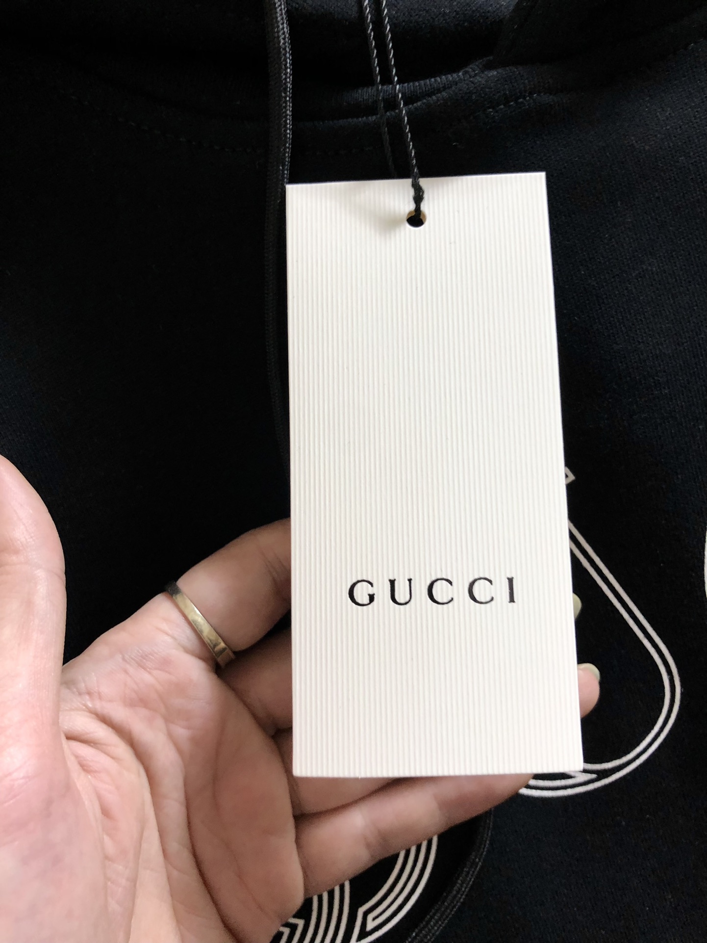 Gucci x Balenciaga高仿男款黑色衛衣 聯名款LOGO印花設計潮感十足| 8 Gucci x Balenciaga高仿男款黑色衛衣 聯名款LOGO印花設計潮感十足