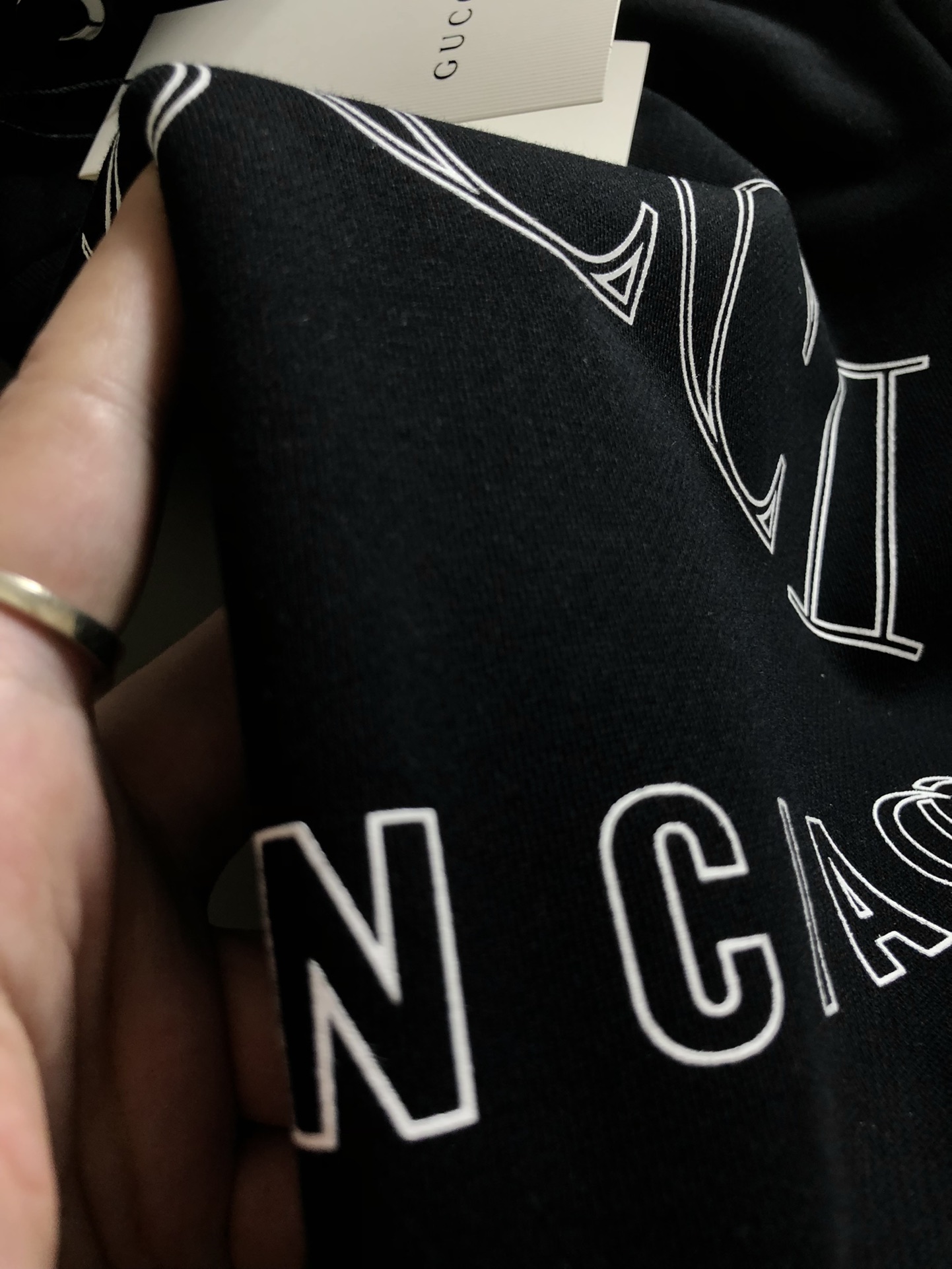 Gucci x Balenciaga高仿男款黑色衛衣 聯名款LOGO印花設計潮感十足| 7 Gucci x Balenciaga高仿男款黑色衛衣 聯名款LOGO印花設計潮感十足