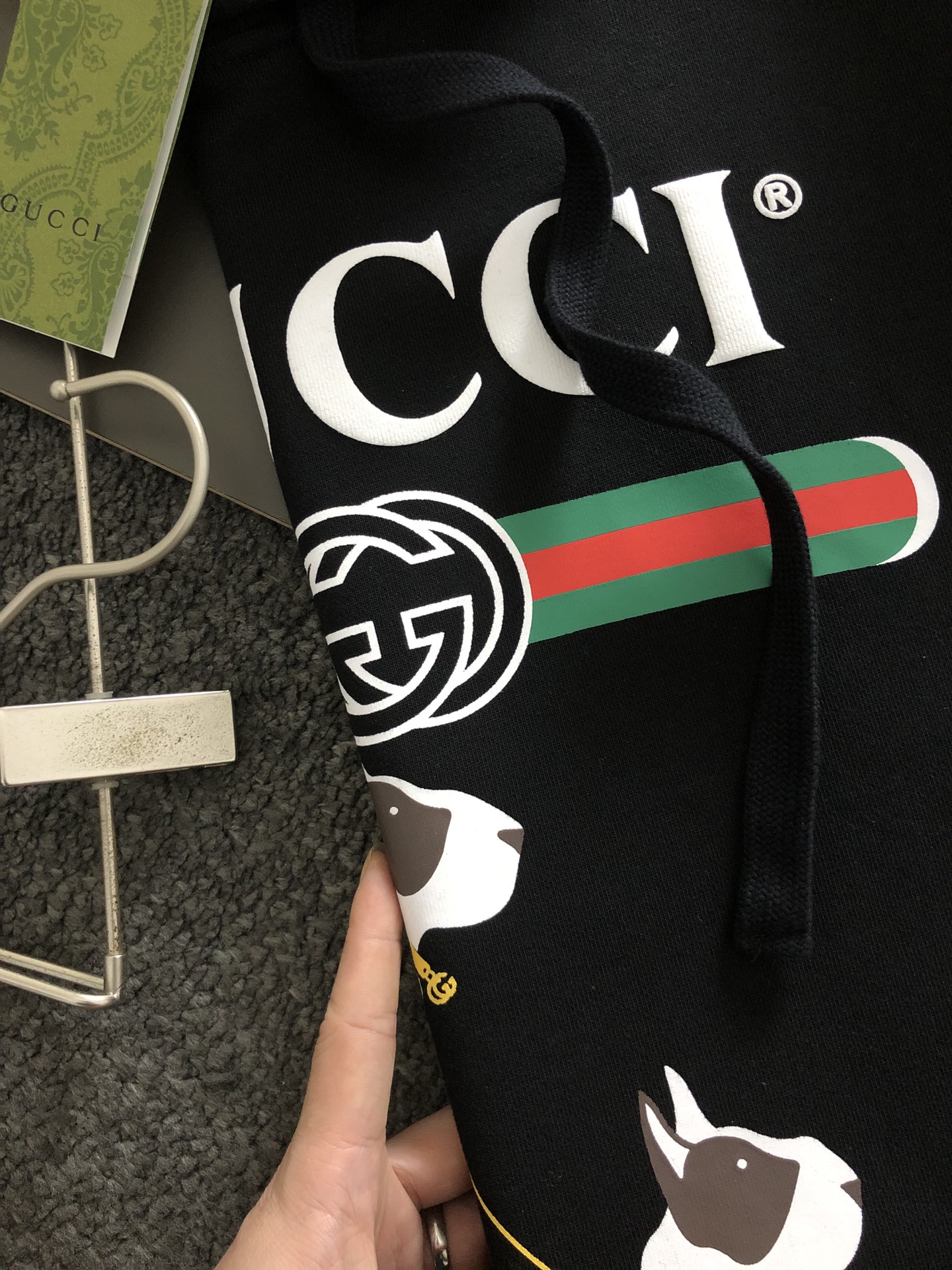 Gucci A貨男士黑色印花衛衣 可愛法鬥圖案趣味十足人氣首選| 13 Gucci A貨男士黑色印花衛衣 可愛法鬥圖案趣味十足人氣首選