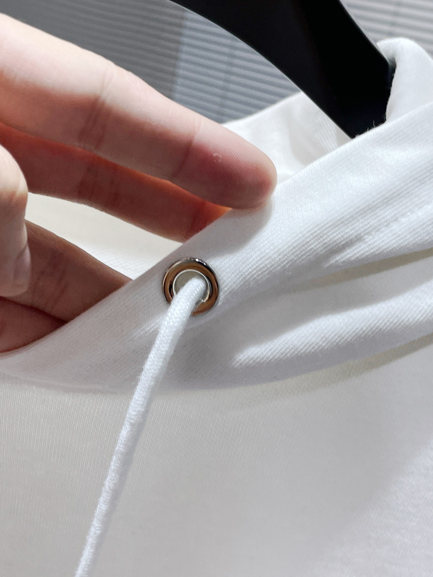 Gucci高仿男士白色可愛卡通刺繡連帽衛衣 少見趣味造型人氣推薦| 11 Gucci高仿男士白色可愛卡通刺繡連帽衛衣 少見趣味造型人氣推薦
