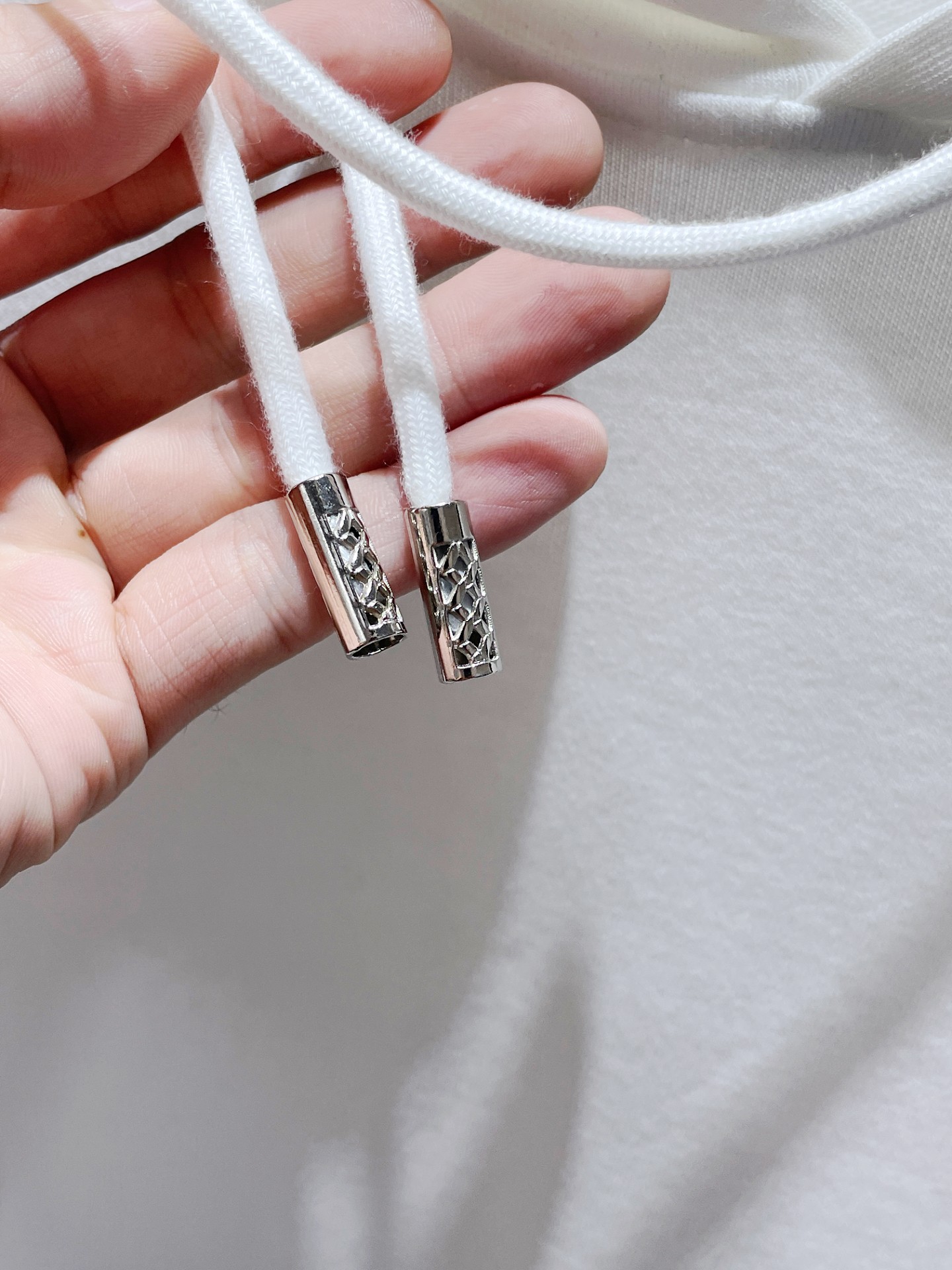 Gucci高仿男士白色可愛卡通刺繡連帽衛衣 少見趣味造型人氣推薦| 10 Gucci高仿男士白色可愛卡通刺繡連帽衛衣 少見趣味造型人氣推薦