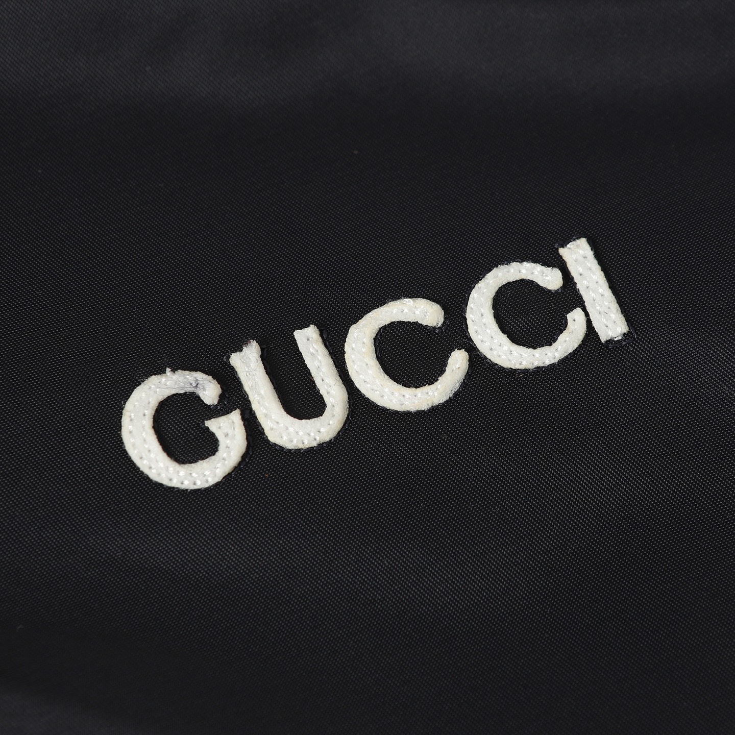 Gucci高仿男士風衣外套雙色領設計防風機能款| 12 Gucci高仿男士風衣外套雙色領設計防風機能款