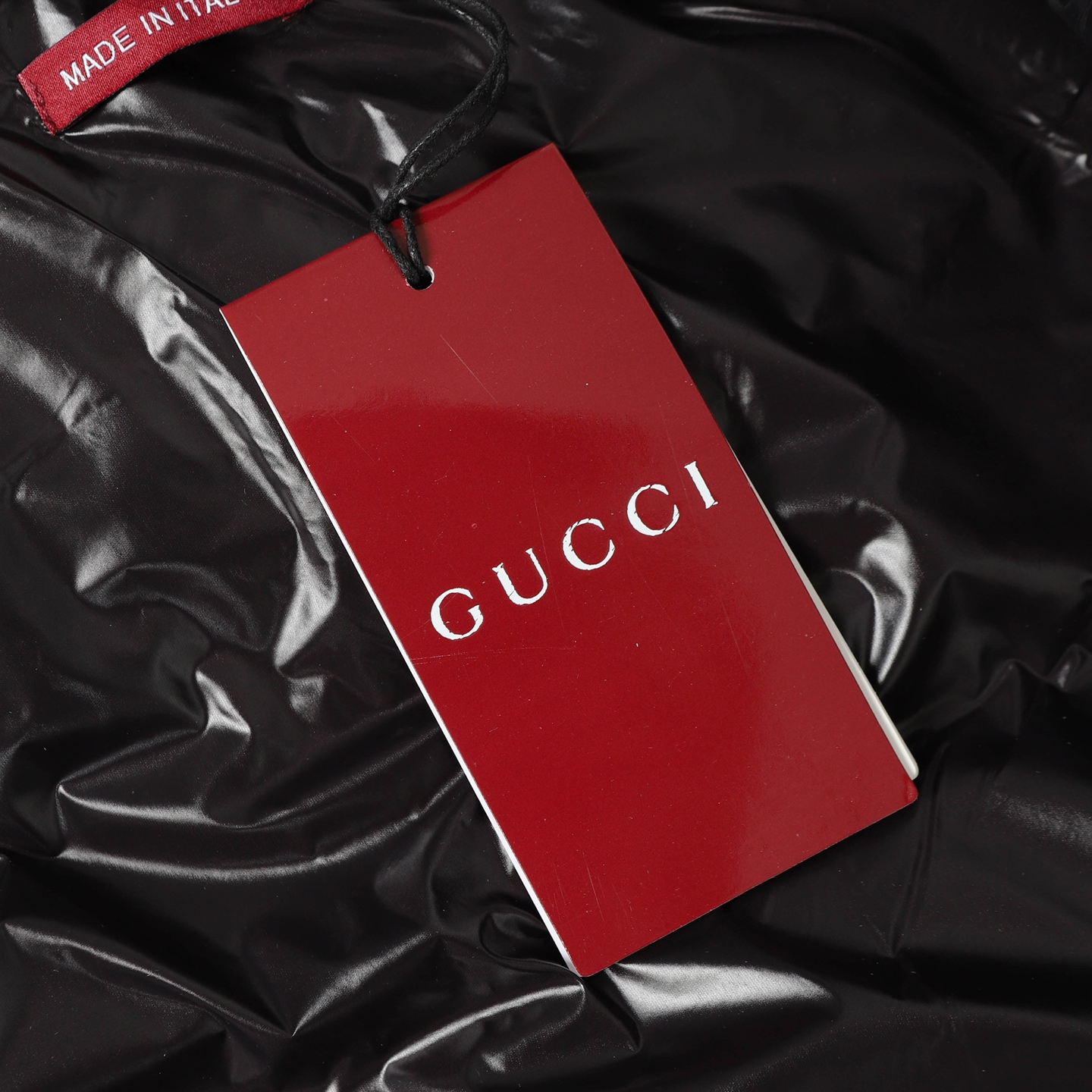 Gucci高仿男士羽絨外套黑色GG壓紋立體連帽保暖防風款| 13 Gucci高仿男士羽絨外套黑色GG壓紋立體連帽保暖防風款