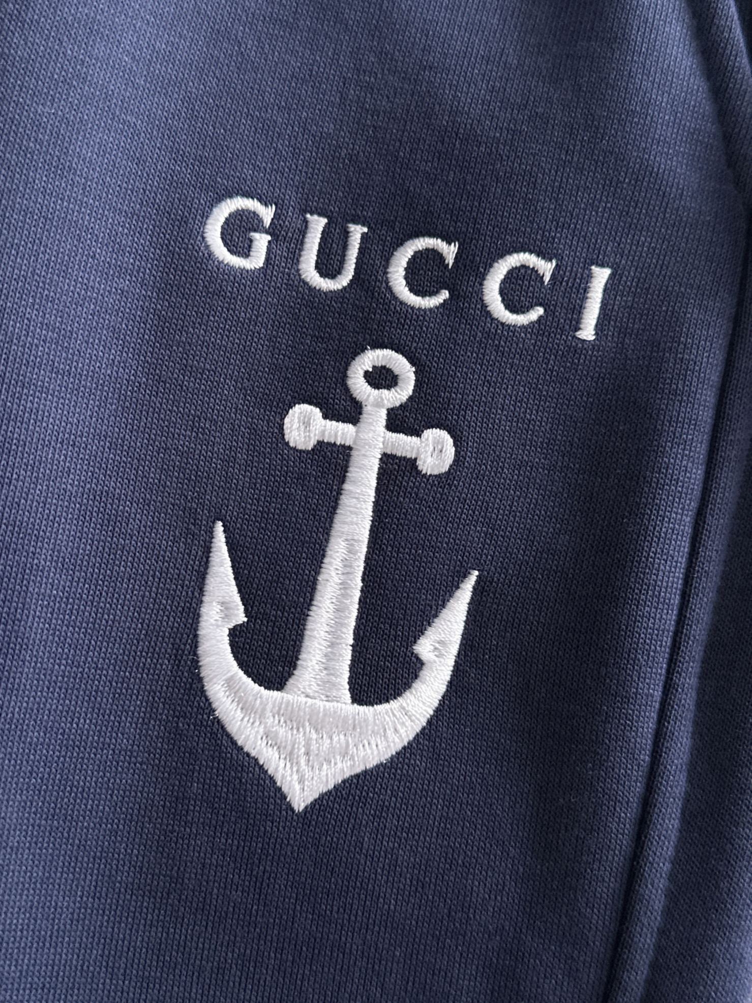 Gucci一比一海軍藍運動長褲 錨LOGO刺繡精緻細節剪裁合身| 13 Gucci一比一海軍藍運動長褲 錨LOGO刺繡精緻細節剪裁合身