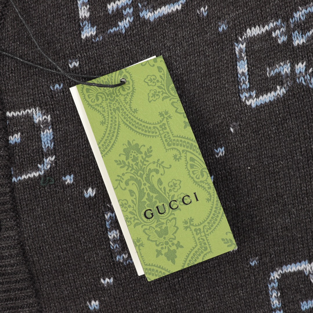 Gucci A貨黑色針織外套GG圖案排釦設計簡約耐看實穿必備| 7 Gucci A貨黑色針織外套GG圖案排釦設計簡約耐看實穿必備